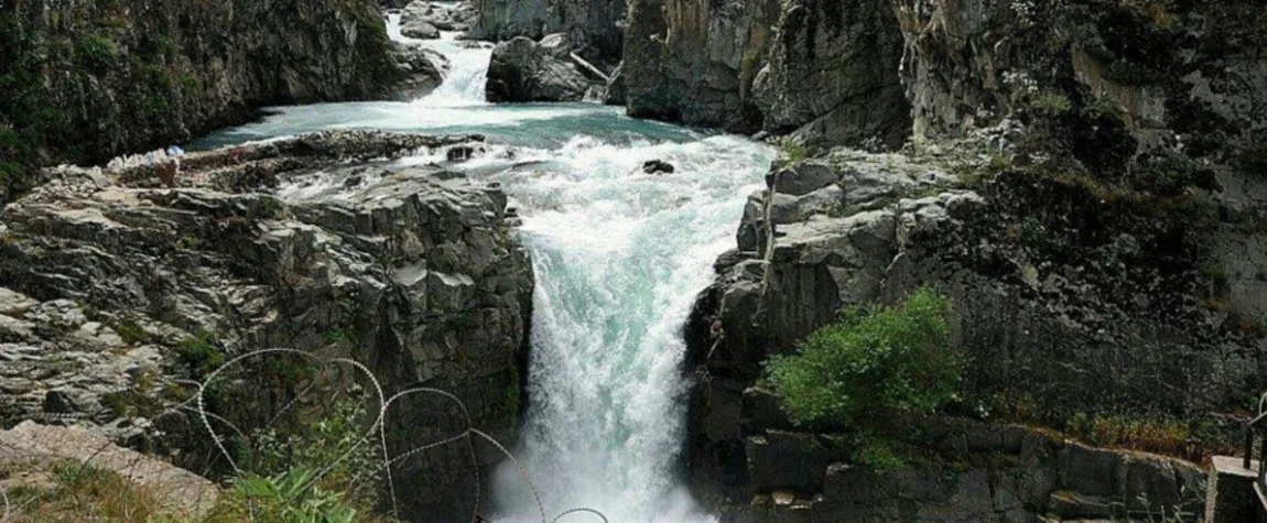 Aharbal Waterfall Jammu and Kashmir