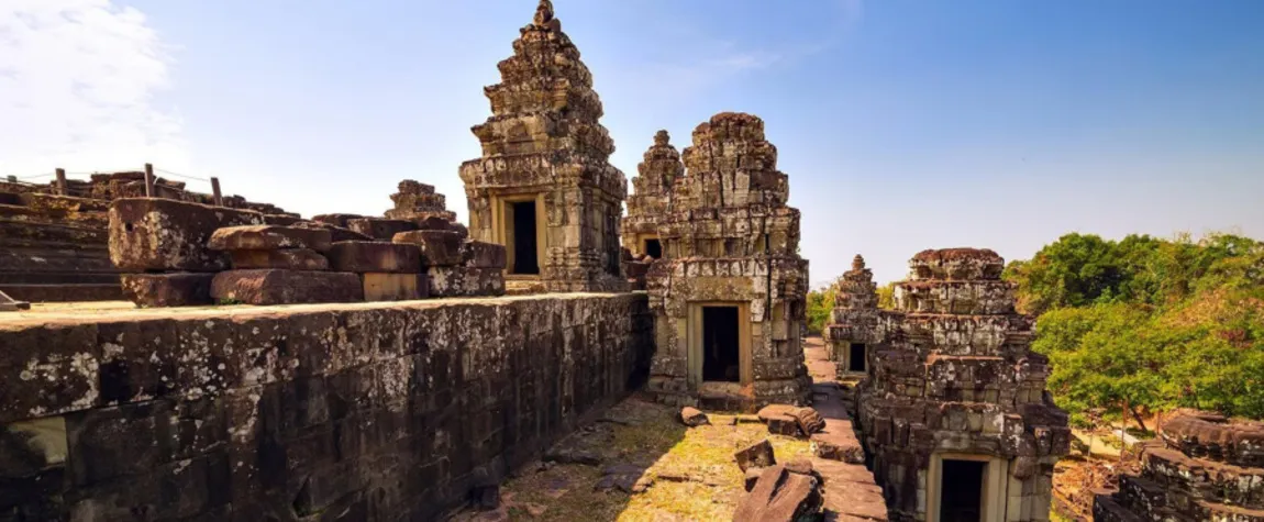 Phnom Bakheng - Ancient Temples in Cambodia