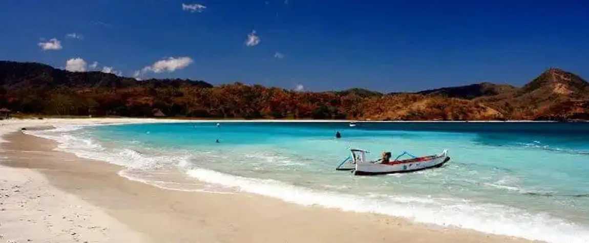 Maluk Beach, Sumbawa Island - Witness the Changing Colours of Sun Rays