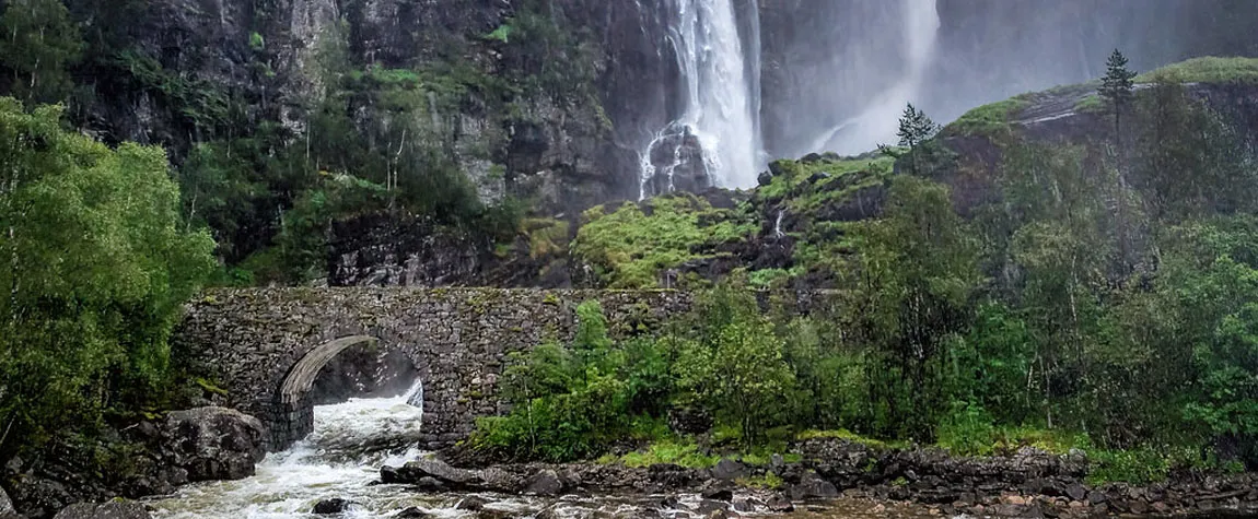 Hesjedalsfossen - Waterfalls in Norway
