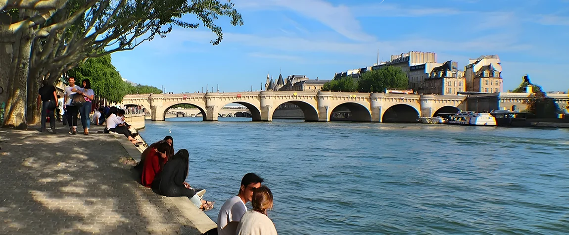 Picnicking by the Seine