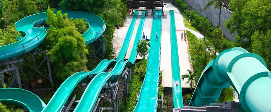 Race down the Twin Racers - Waterbom