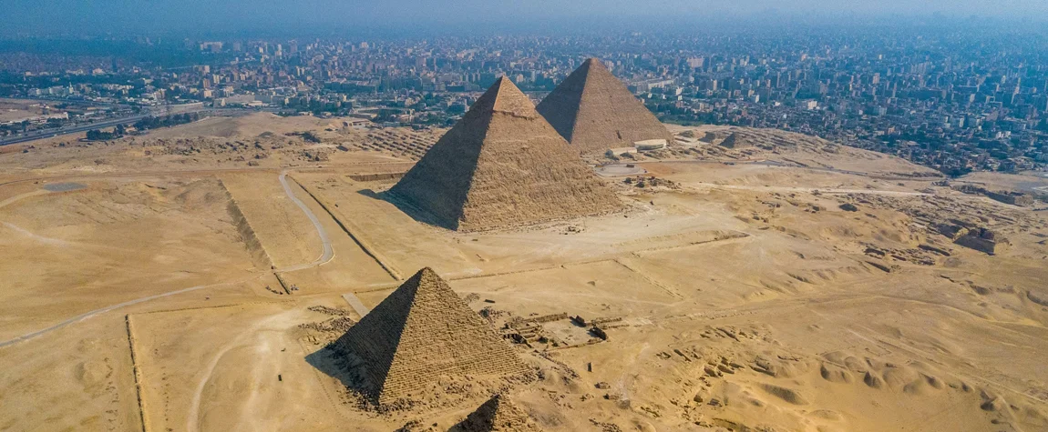 Pyramid of Khafre (Chephren) - most fascinating pyramids