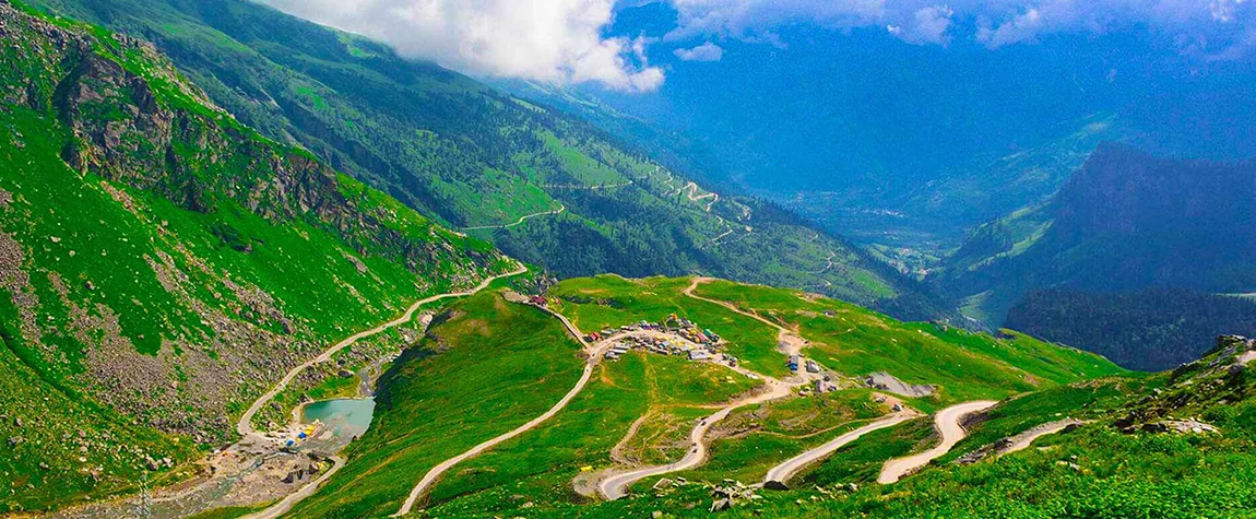 The Rohatang Pass - Trekking places Near Manali