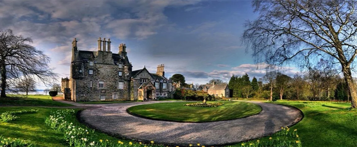 Stroll Through Lauriston Castle and Gardens