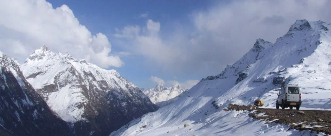 Rohtang Pass - tourist destinations in Manali