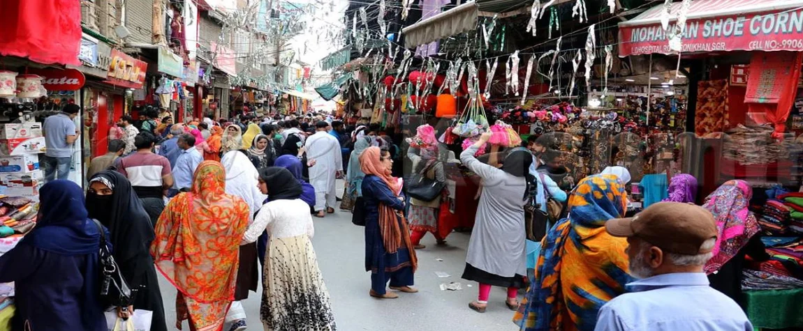 Shopping in Kashmir