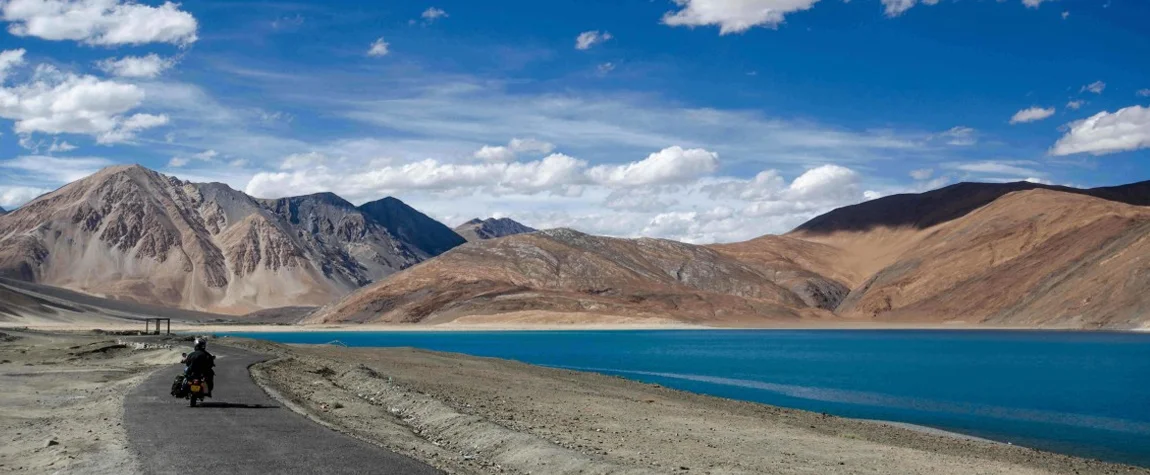 Leh-Ladakh - experience snowfall in India