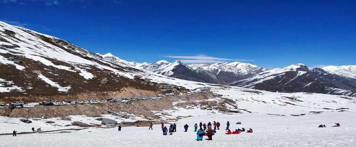 6 best destinations to experience snowfall in India this December