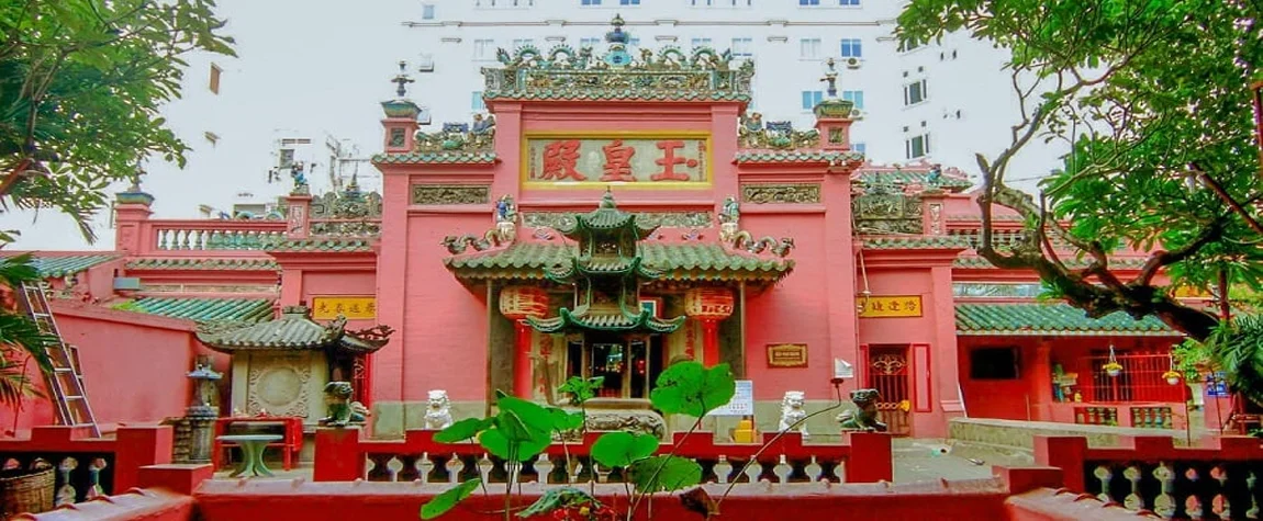 Discover the Jade Emperor Pagoda