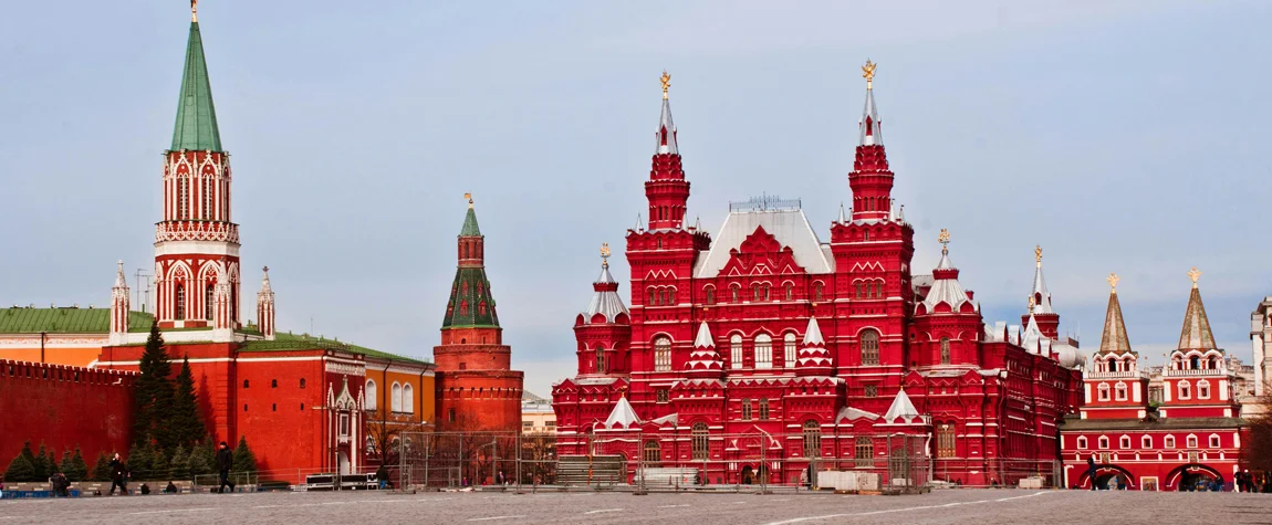 Visit the Red Square and the Kremlin