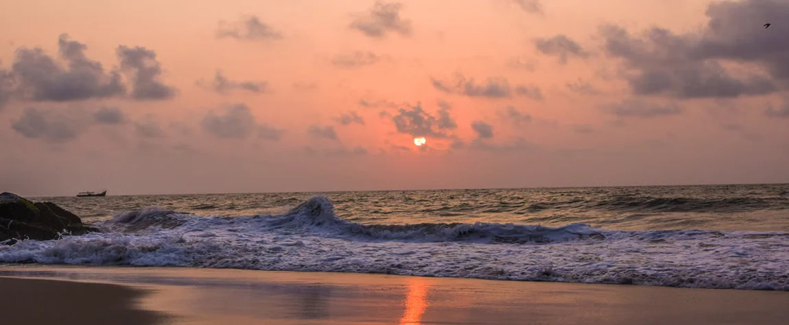  Catch the Sunset at Paradise Beach