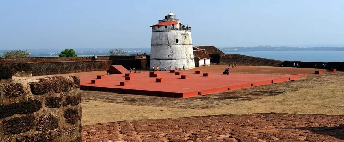 2. Go to the famous Fort Aguada Lighthouse