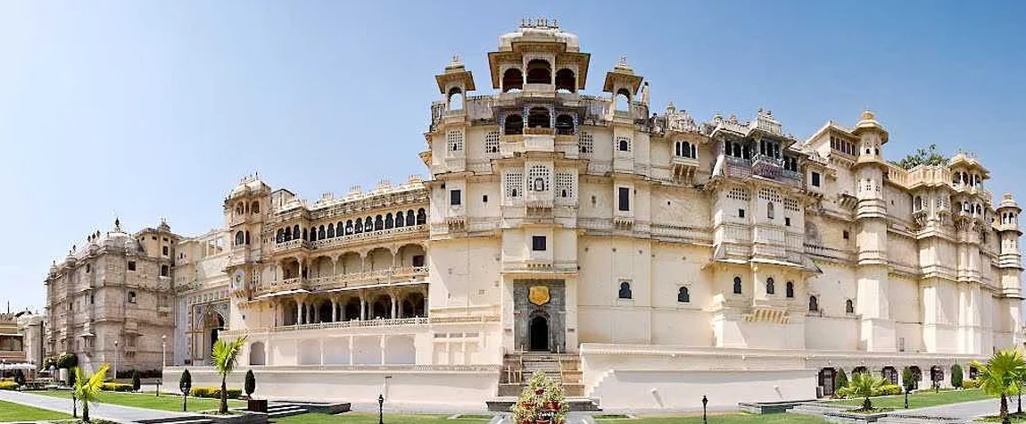 3. Badi Mahal (Great Palace)