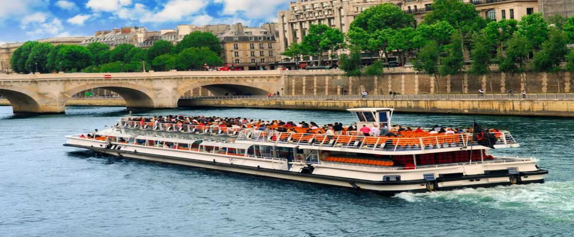 Cruise on the Seine River