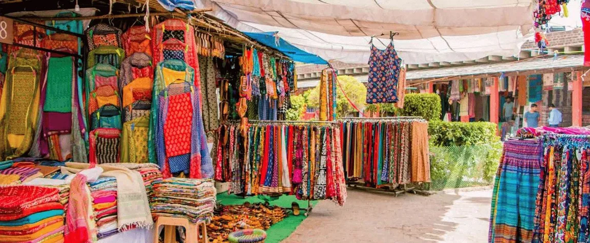 5. The Delhi Haat: Cultural Shopping Experience 