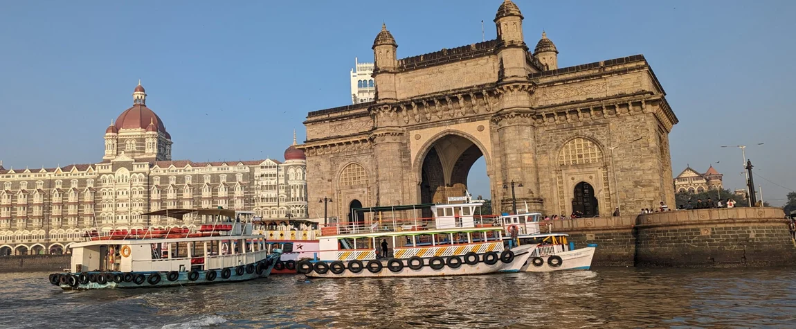 Stunning Views of the Gateway of India - Taj mahal Palace