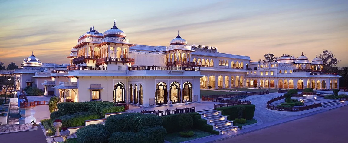 Top 8 best 5-star hotels near Amer fort Jaipur