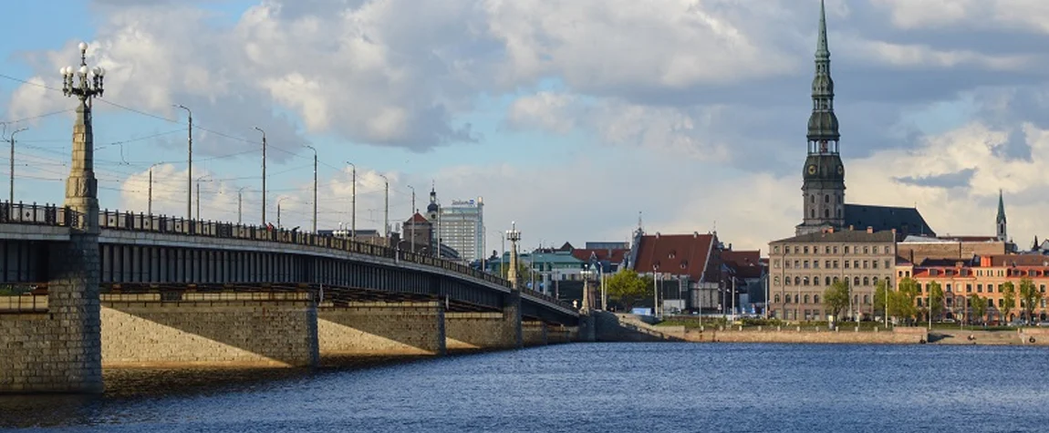 Walk along the Daugava River