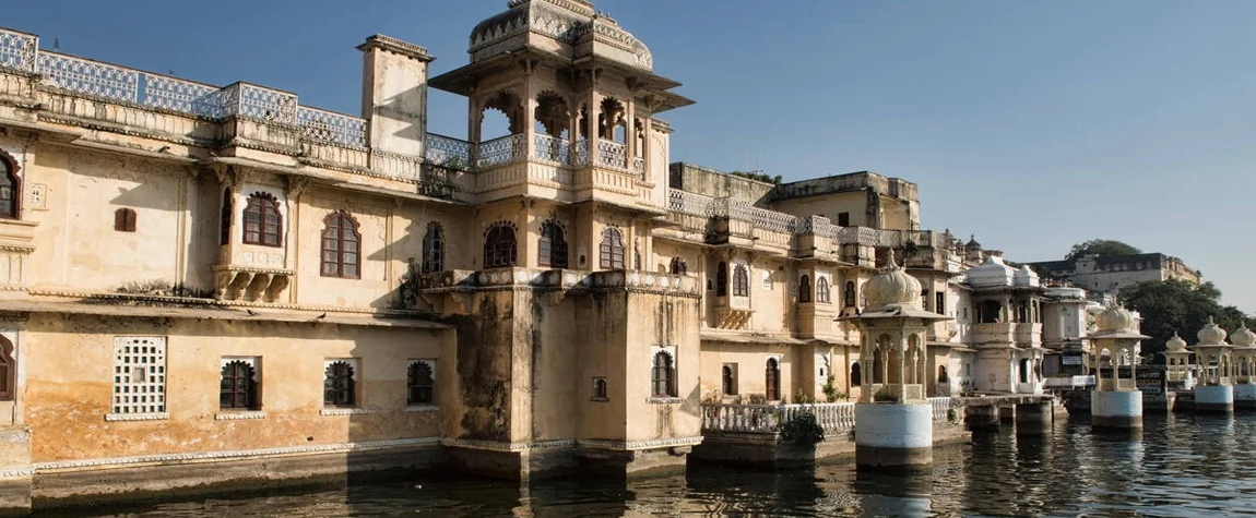 8. Bagore Ki Haveli