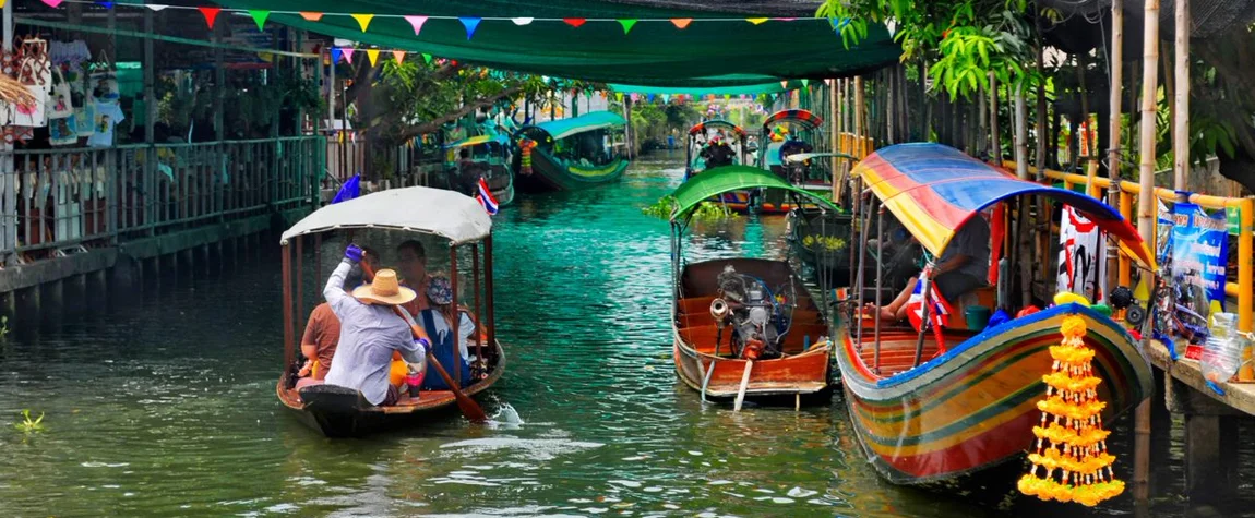 5. Khlong Lat Mayom Floating Market: A Local Favorite - Floating Markets in Bangkok