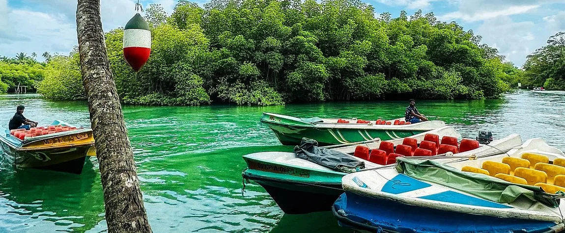 Boat ride on the Msambweni creek