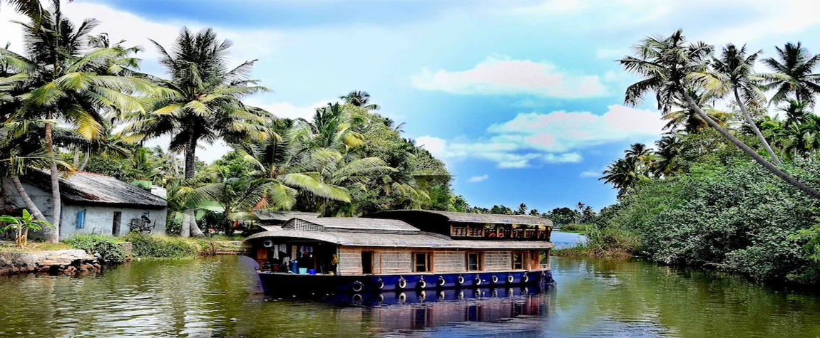 Take a Cruise through the Backwaters of Kumarakom